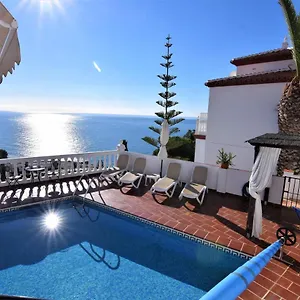 https://ladera-panorama-2.hotelsinnerja.org